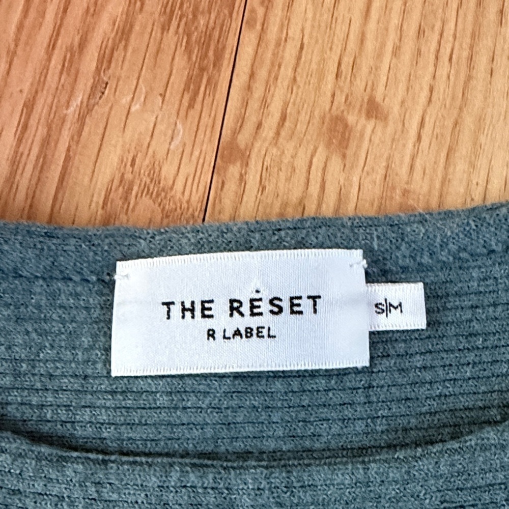 The Reset R Label Ribbed Pullover Top Size S/M - Picture 2 of 4